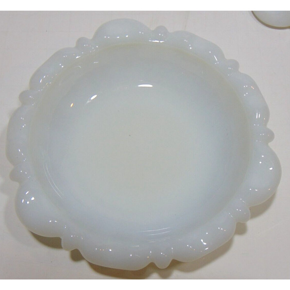 Ashtray Milk Glass 5.5" Anchor Hocking Thumbprint 2 Ashtrays Mid Century Dishes - Picture 6 of 8